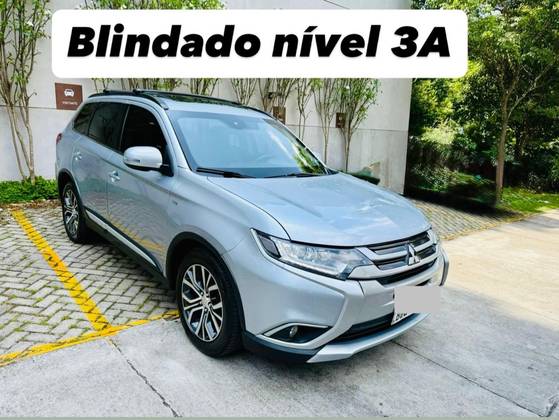 MITSUBISHI OUTLANDER 3.0 GT 4X4 V6 24V GASOLINA 4P AUTOMÁTICO MITSUBISHI OUTLANDER 3.0 GT 4X4 V6 24V GASOLINA 4P AUTOMÁTICO